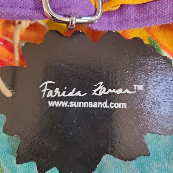 Beautiful, Colorful Farida Zaman for Sun and Sand Accesories Handbag- Host Pick - Picture 7 of 10